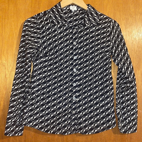 •CROWN&IVY•NAVY&WHITE GIRAFFE BUTTON DOWN COLLAR BLOUSE SIZE PETITE SMALL(PS) - Picture 5 of 7